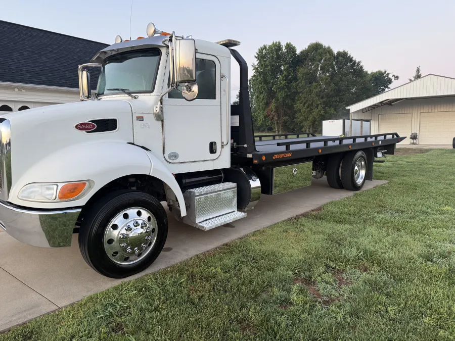 Lemley's Towing tow truck serving Lincoln & Gaston counties